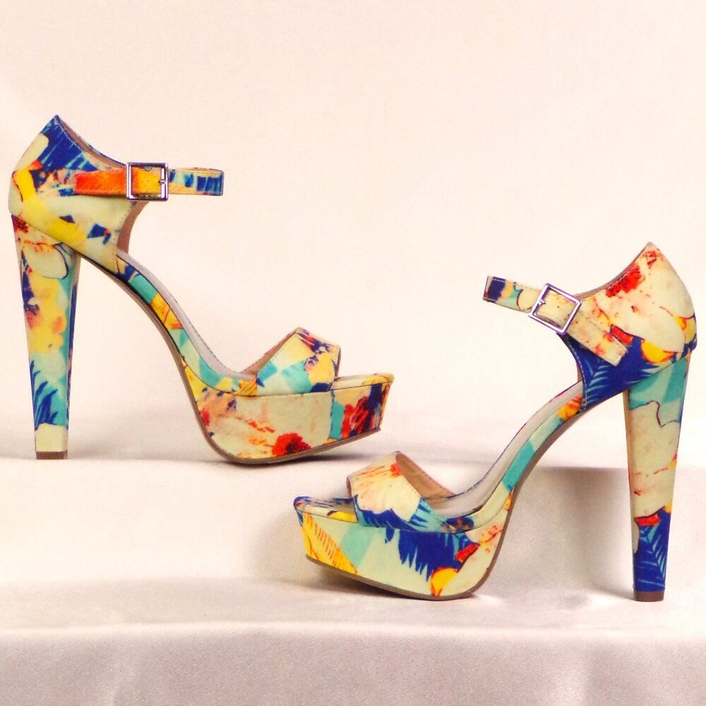 HOT TOMATO size 9M multicolor floral ultra-high-heel platform party sandals